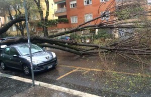 maltempo a roma - via dei quattro venti