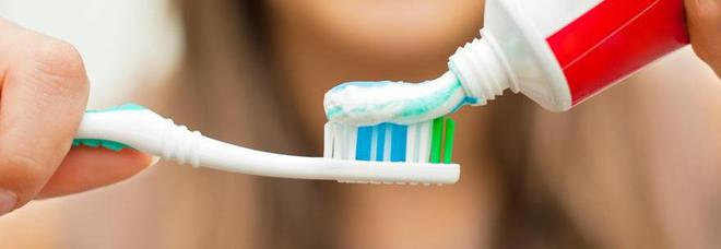 759527_0141218_c4_dentifricio1